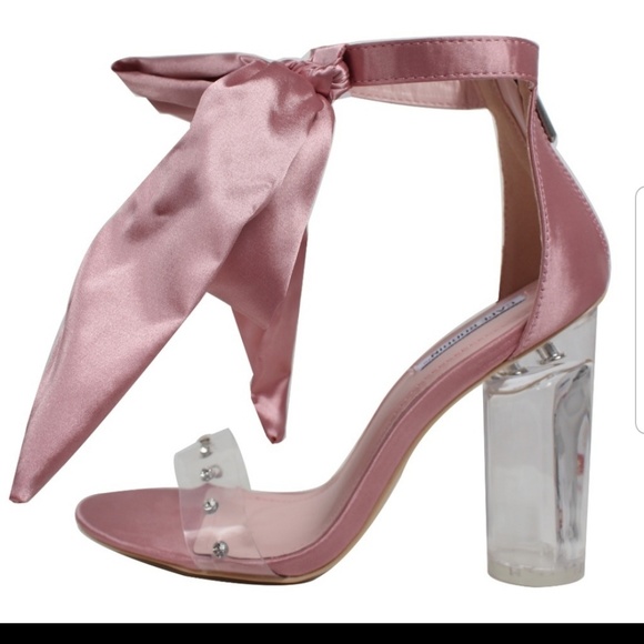 Super gorgeous satin bow heels - Picture 2 of 3